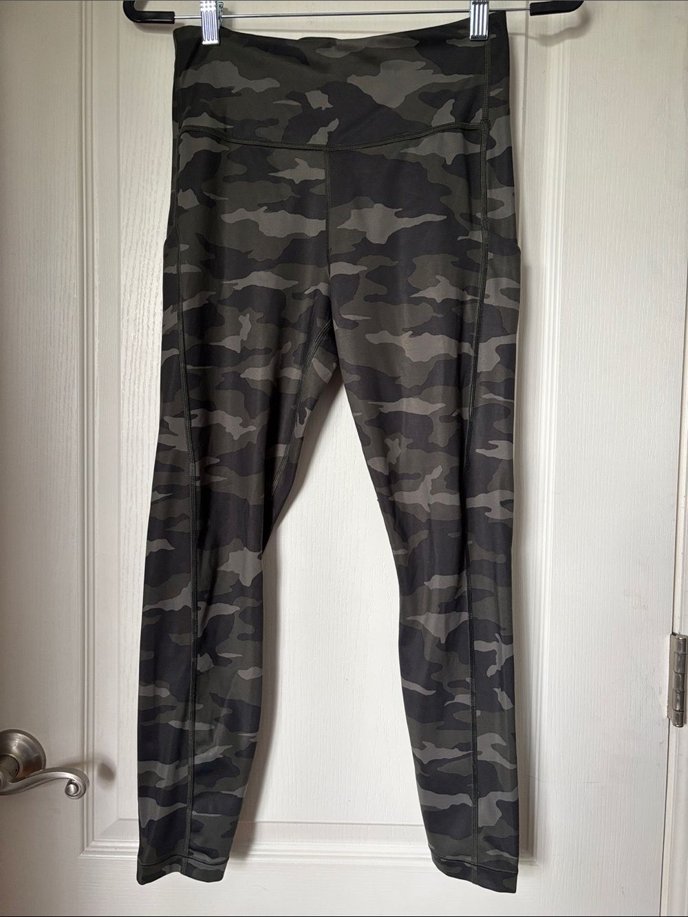 Athleta Women's Camo High-Rise Leggings - Green/Black